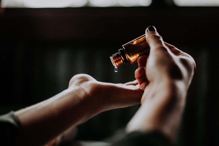 CBD Tincture vs Oil: A Comprehensive Comparison